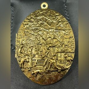 Whiting & Davis 1/3 FULL RARE collab w/Revlon Gold tone perfume locket vintage